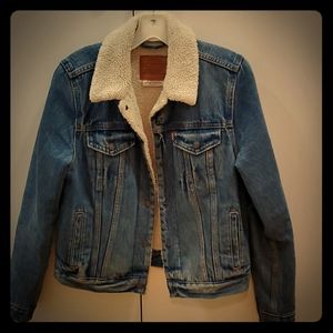 Levi's Denim Jacket w/ Sherpa fur